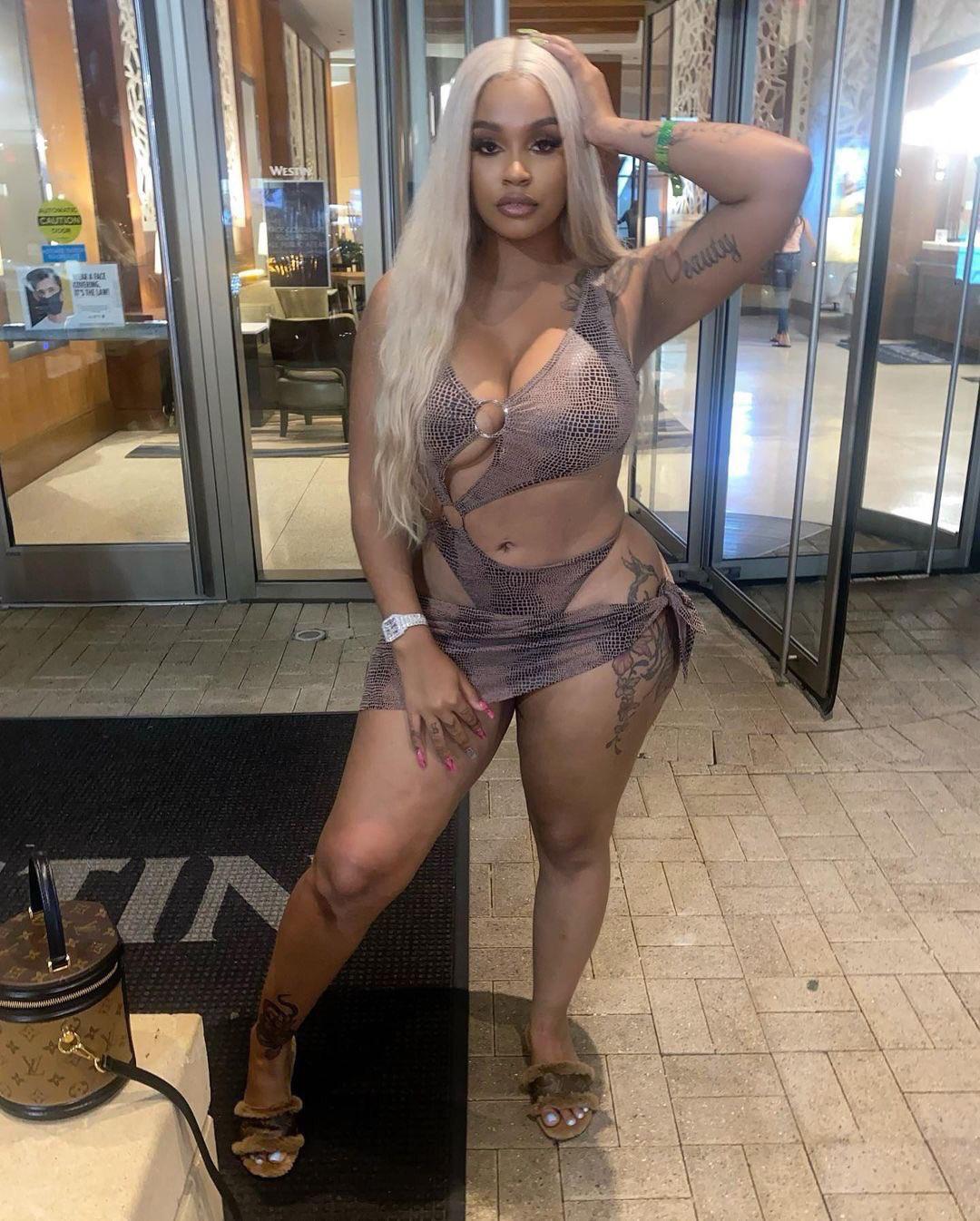 Iβm available for fun π€©β€οΈπ©π¦π₯΅ Iβm available for fun π€©β€οΈπ©π¦π₯΅