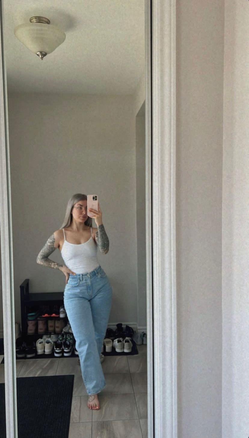 I am Jenny ,really sweet and polite @ & HMU on snapchat: damilolal7302 I am Jenny ,really sweet and polite @ & HMU on snapchat: damilolal7302