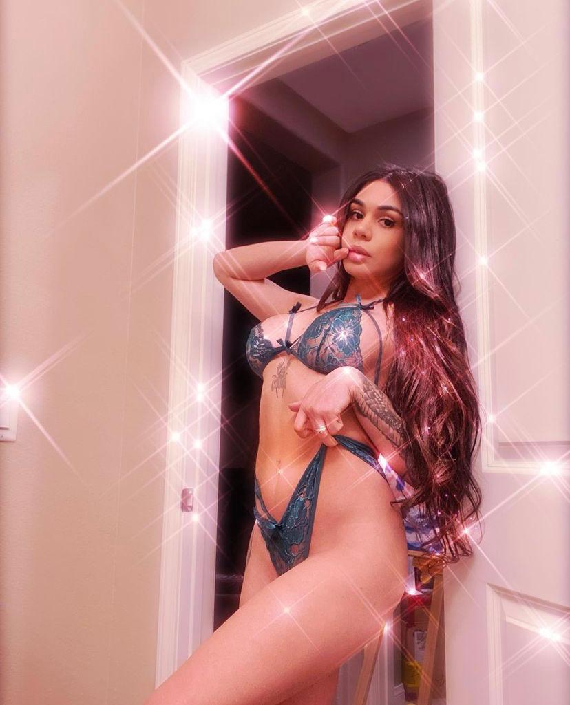 Freaky Stunning and Sexy slut Freaky Stunning and Sexy slut