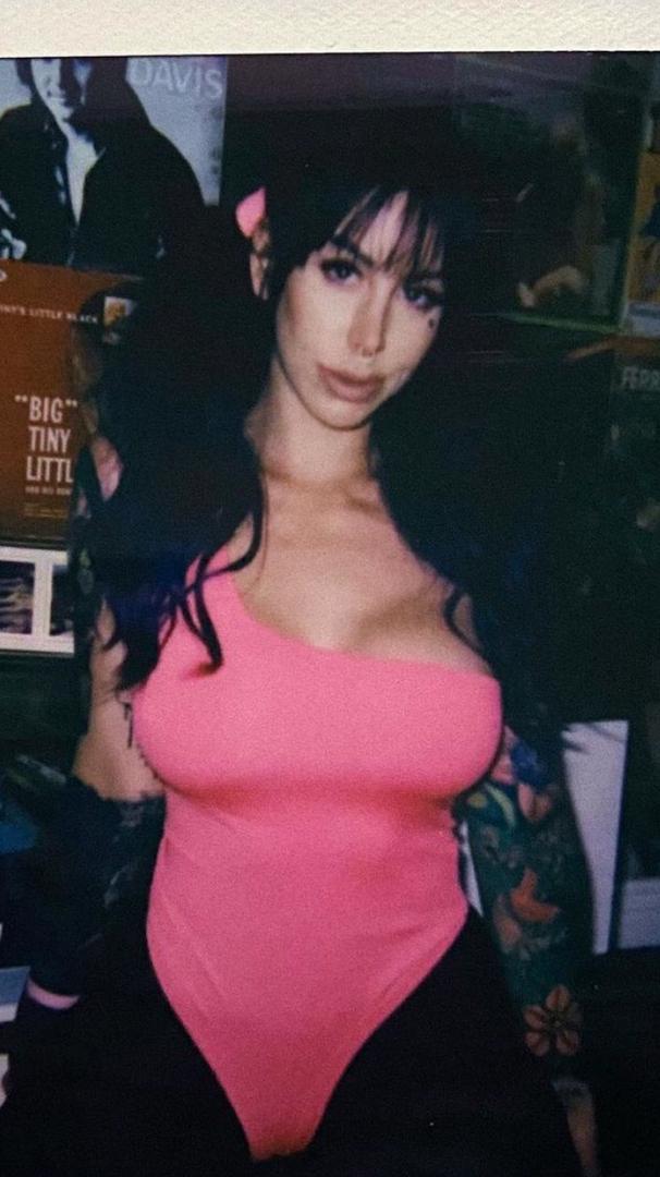 DOWN TO LINK AND CHILL⁉️ HMU ON SNAPCHAT @ SOPHIASAMMY22 💯 DOWN TO LINK AND CHILL⁉️ HMU ON SNAPCHAT @ SOPHIASAMMY22 💯