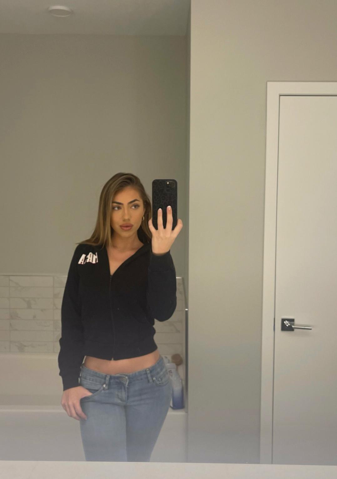 Naughty Leslie here to pleasure 🥵🥵🥵 Naughty Leslie here to pleasure 🥵🥵🥵