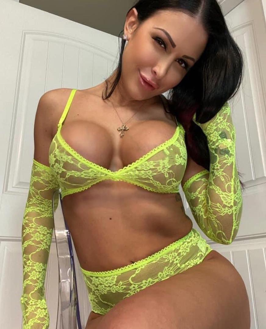 I’m a naughty escort available for the following deals both in call and out call I’m a naughty escort available for the following deals both in call and out call