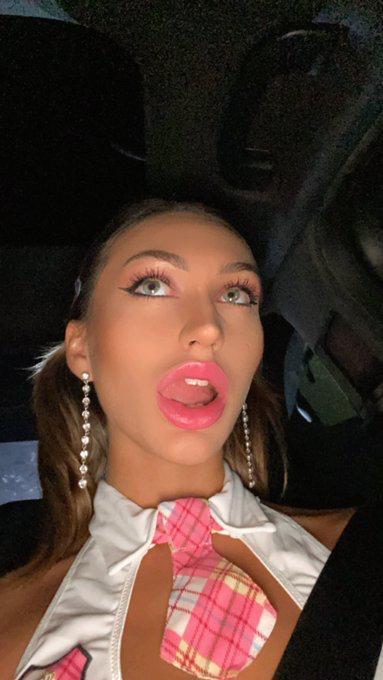 HMU if you’re down to fuck ... Ask for my rates HMU if you’re down to fuck ... Ask for my rates