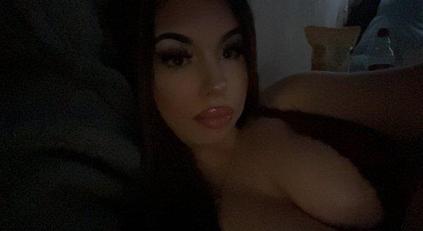 available for FaceTime fun and meet up services. Snapchat- Karleeroyy available for FaceTime fun and meet up services. Snapchat- Karleeroyy