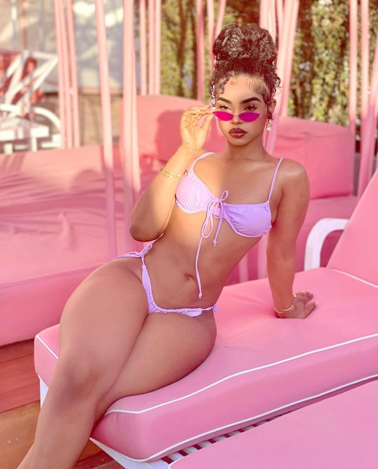 HI GUYS MY NAME IS Nina I'M 24 π I JUST WANT TO HAVE FUN HIT ME UP π
 HI GUYS MY NAME IS Nina I'M 24 π I JUST WANT TO HAVE FUN HIT ME UP π