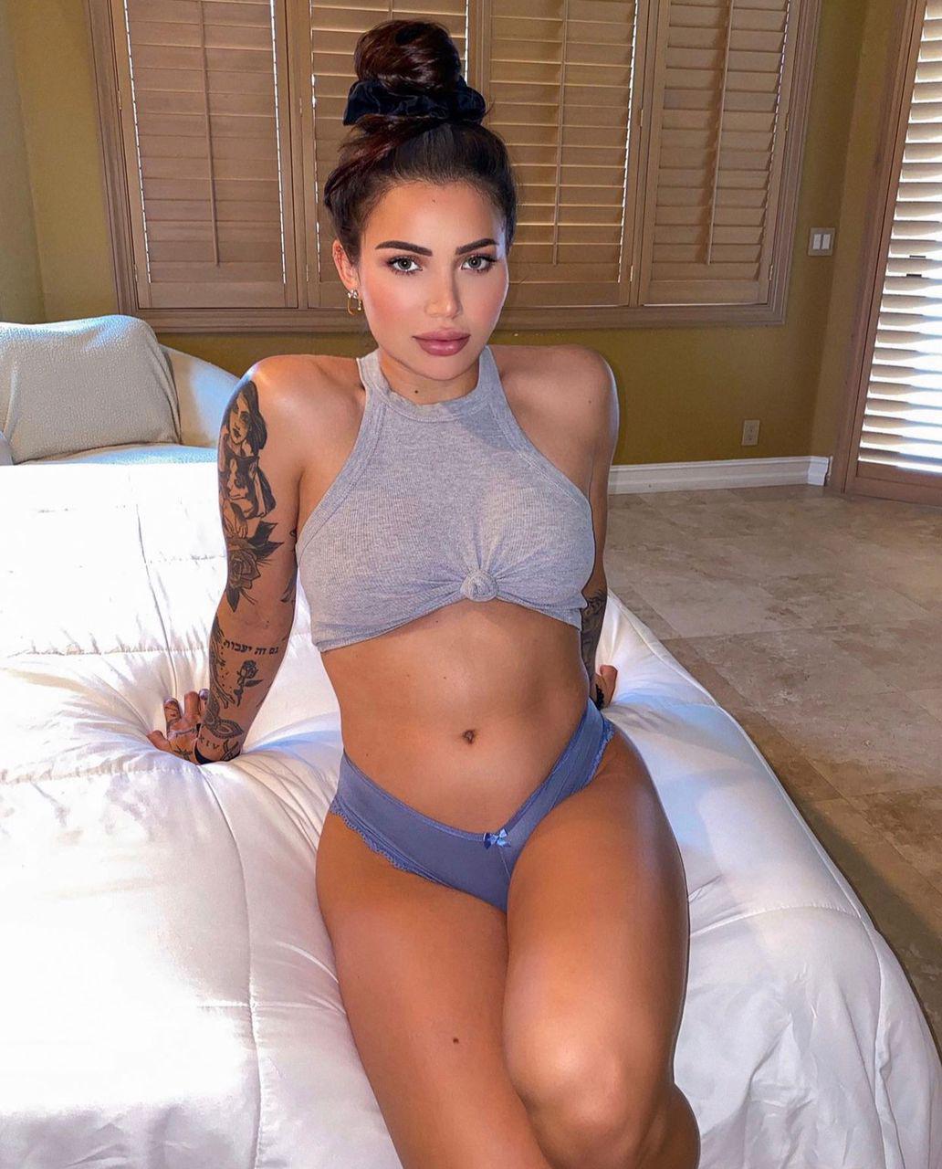 HMU if you’re down to fuck ... Ask for my rates HMU if you’re down to fuck ... Ask for my rates