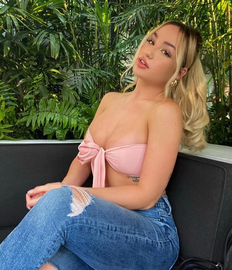 Hey I’m new here available for hookup Hey I’m new here available for hookup