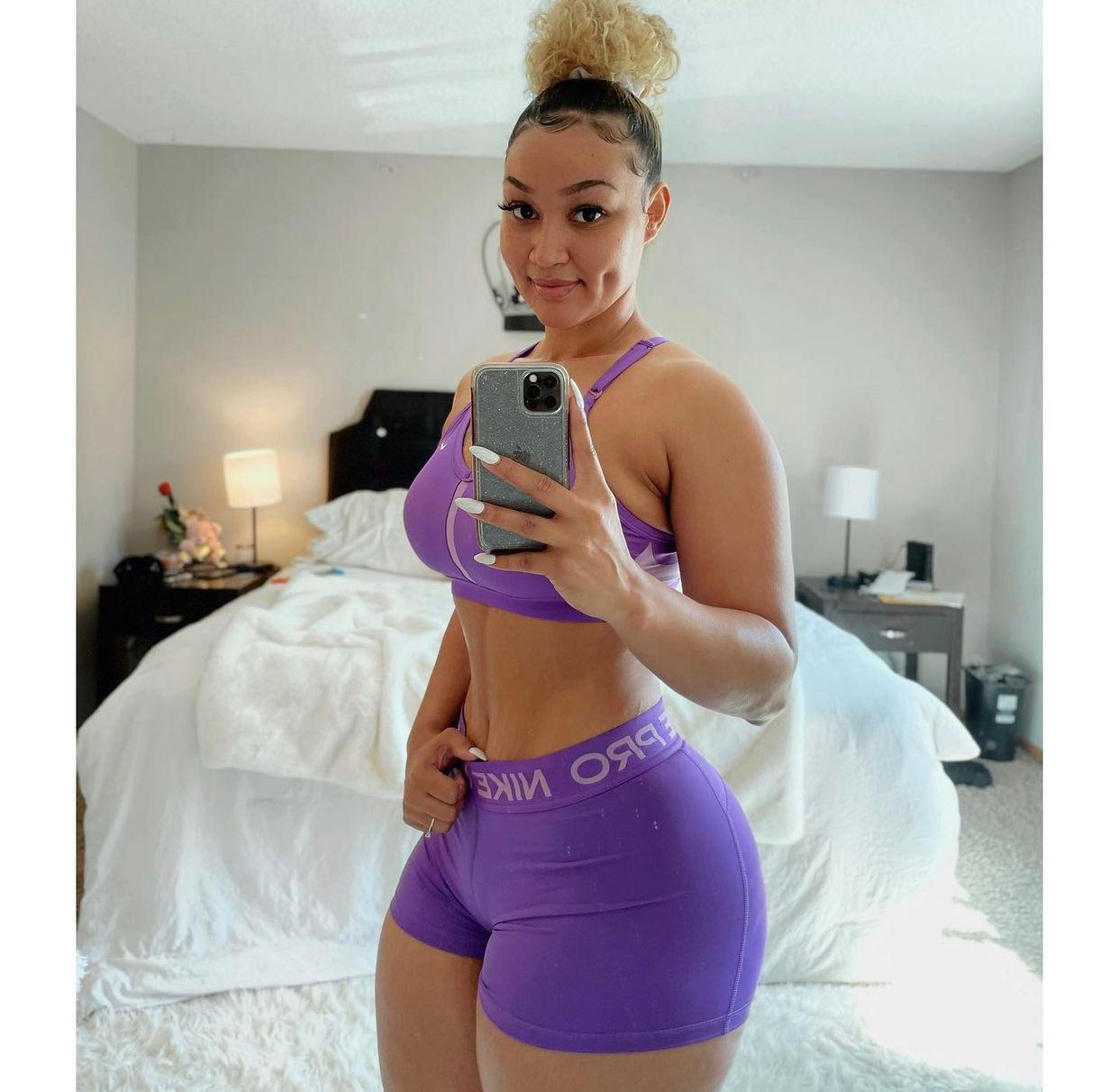 Am down to fuck π
ππ¦π₯΅ Am down to fuck π
ππ¦π₯΅