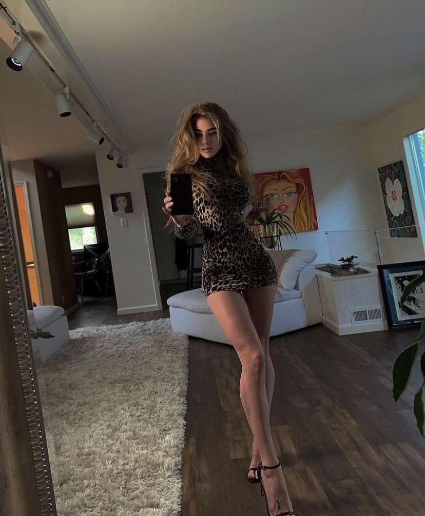 Escort available for hookup Escort available for hookup