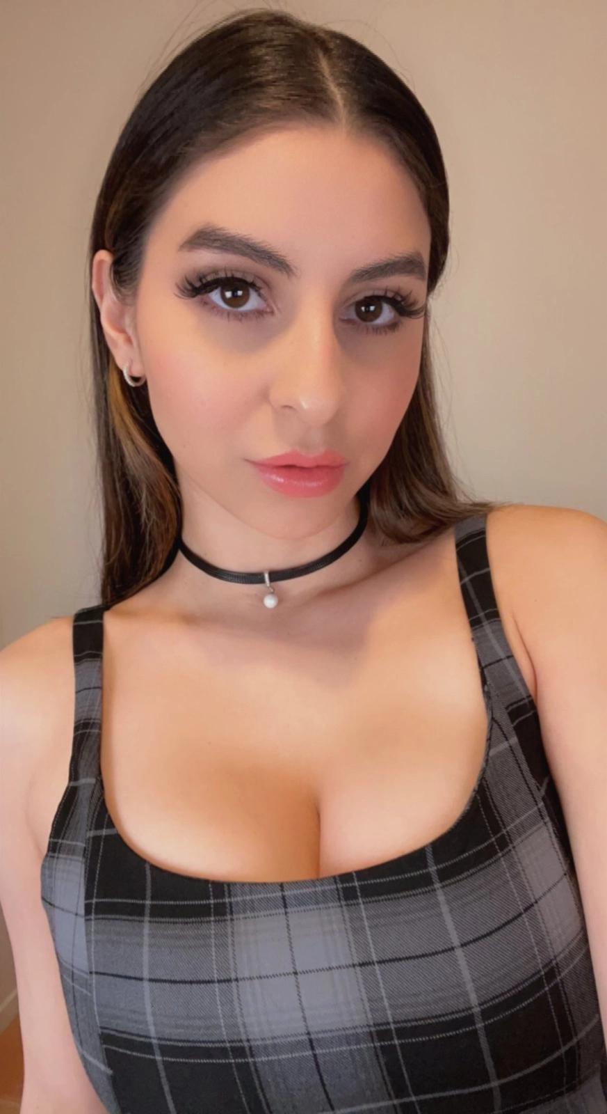 AVAILABLE FOR HOOK UP👅🍆🍑Snapchat:sylviaharlan AVAILABLE FOR HOOK UP👅🍆🍑Snapchat:sylviaharlan