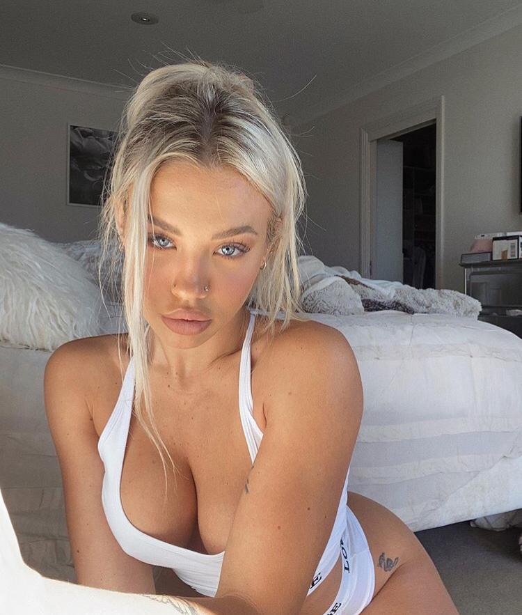 I am Hembrow Angel Hit me up if you down for hookup am available always❤️ I am Hembrow Angel Hit me up if you down for hookup am available always❤️