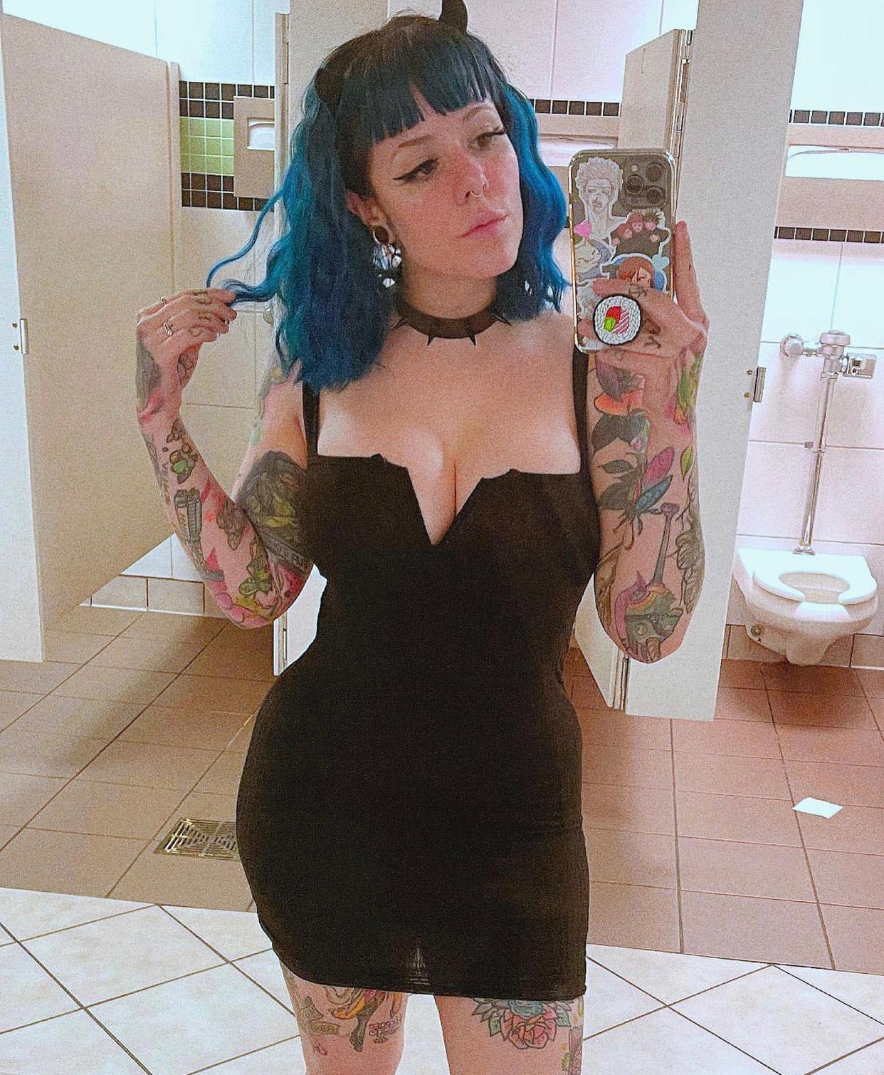 Add me on Sc🤩 hodge-Lisa if you down to fuck im available 24/7 Add me on Sc🤩 hodge-Lisa if you down to fuck im available 24/7