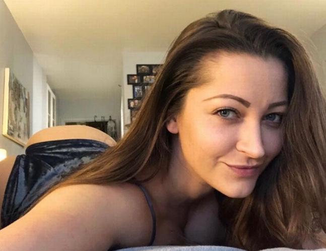 I’m ready and down to f*ck with different styles promise you gonna enjoy my serv I’m ready and down to f*ck with different styles promise you gonna enjoy my serv