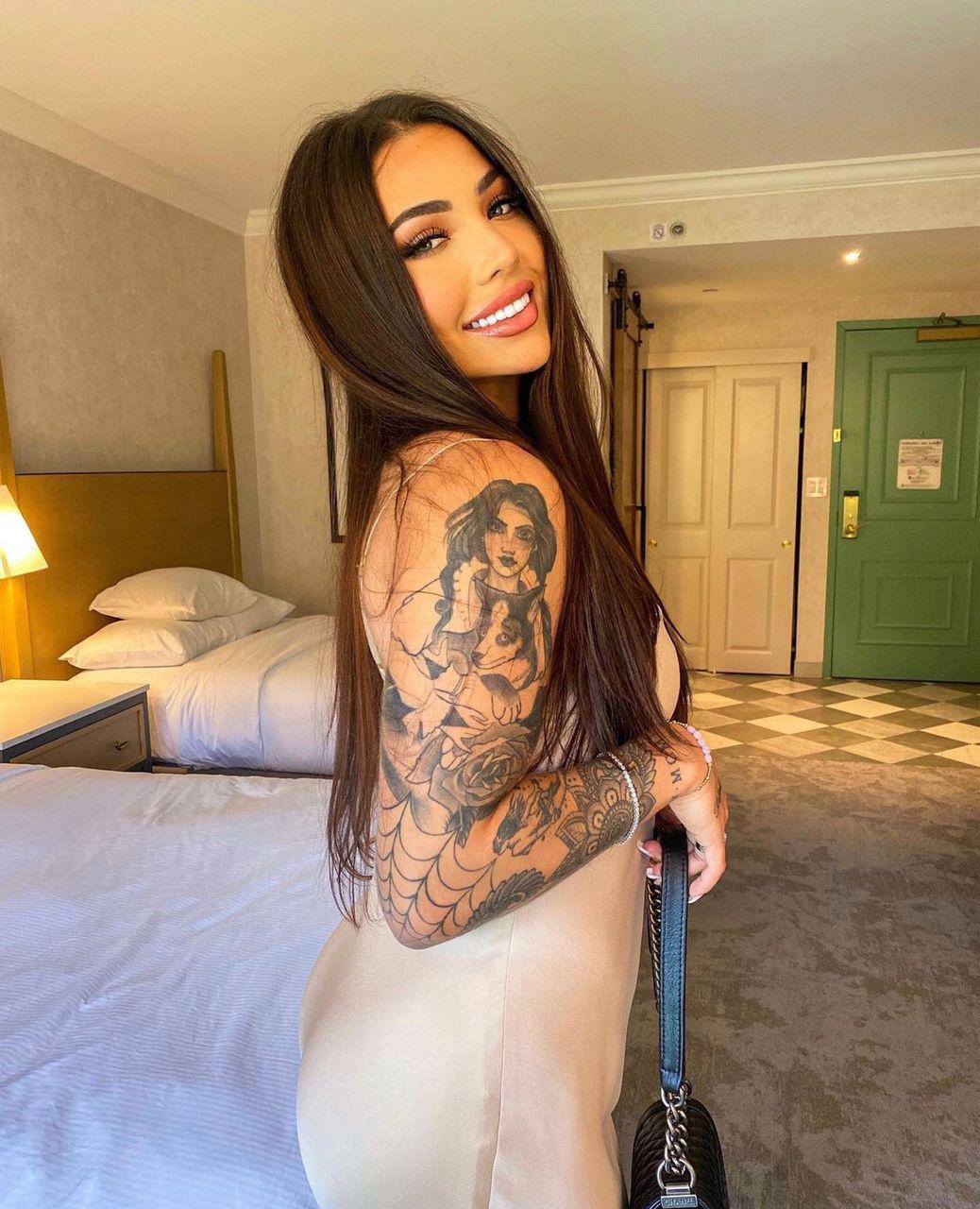 HMU if you’re down to fuck ... Ask for my rates HMU if you’re down to fuck ... Ask for my rates