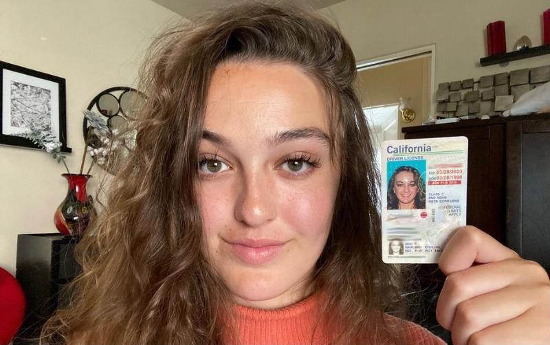 I’m available now HMU on snap clayton_wink iMessage: vaughanhelena69@gmail.com