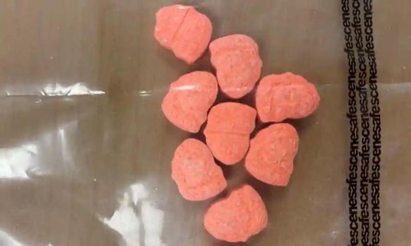 Hook up and I do drugs