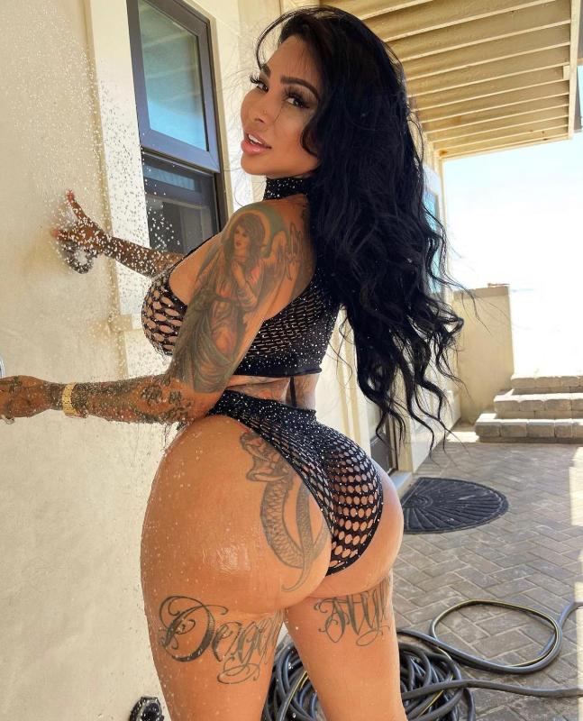 Hi 👋 , I’m a sexy 🍌 escort 🥰 available for hookups 👅❤️💦
