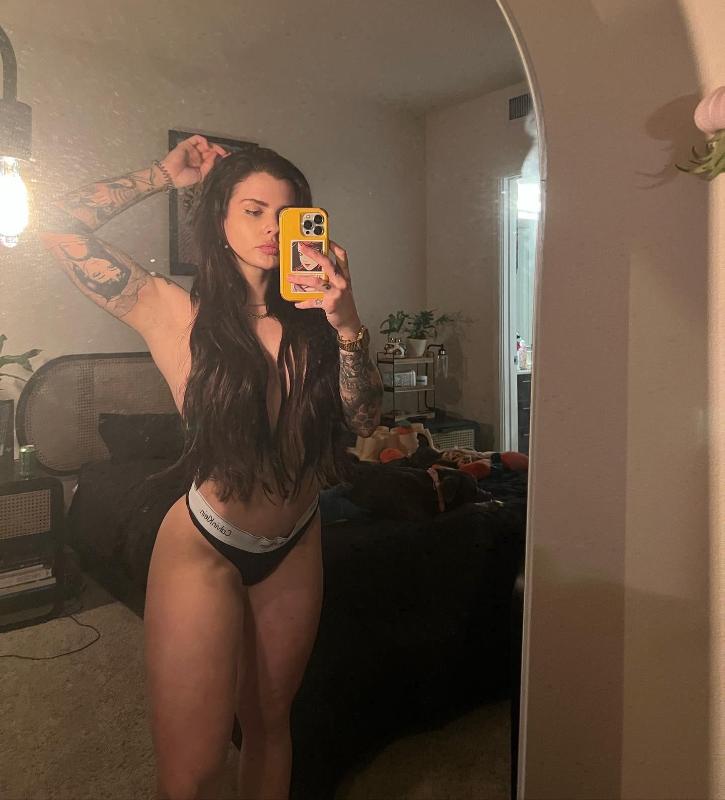 MY WET 💦💦 **** IS READY TO TAKE IN SOME COCK