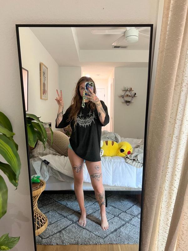 AVAILABLE FOR HOOKUP/DISCREET SEX/INCALL & OUTCALL/FUN