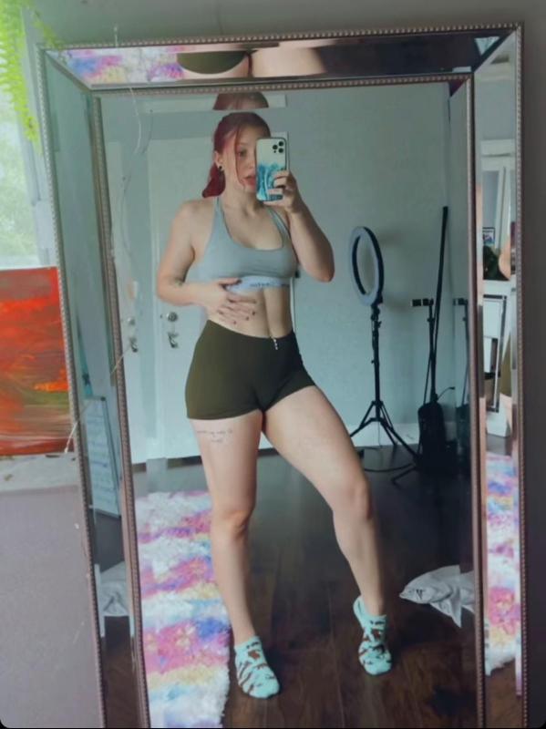 Are you ready to get down with a hot lady? 😉