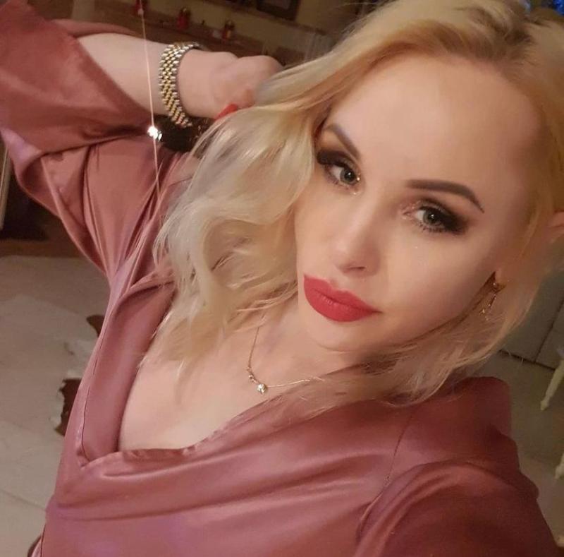 HORNY READY FOR HOOK UP