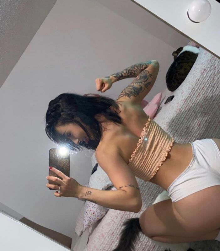 Im available for hookup and party for both incall and outcall 2065743821 😏