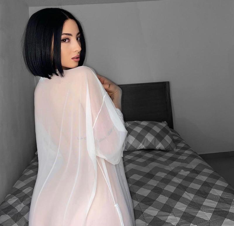 Im available for hookup and party for both incall and outcall 2065743821