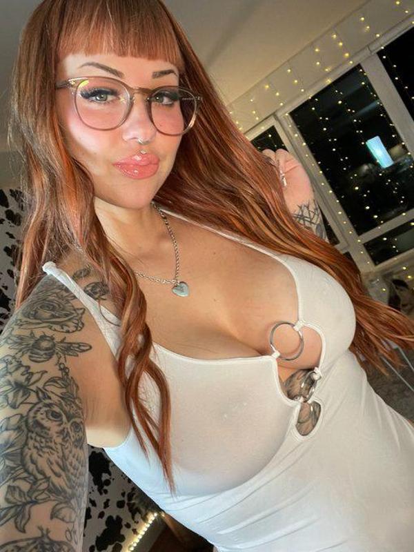 Female escort 🖤💋💦🍆available for meet up