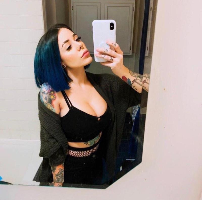 DOWN FOR HOOK UP 😍😜😜😍😍