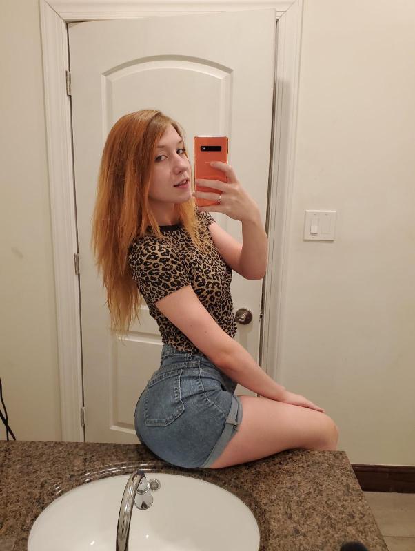 Sexy redhead 🥰🍆🍑💯
