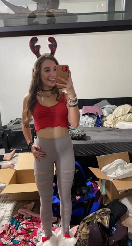 I am available for both incalls and,HMU on snap: Helenatina22