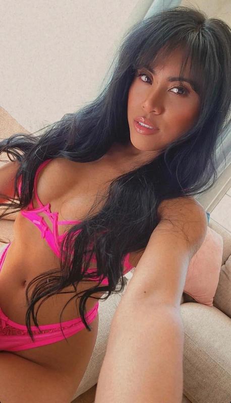 HMU on snapchat @Sandywillson22👿👿👅👅 hmu or text my cell (810) 344-6404