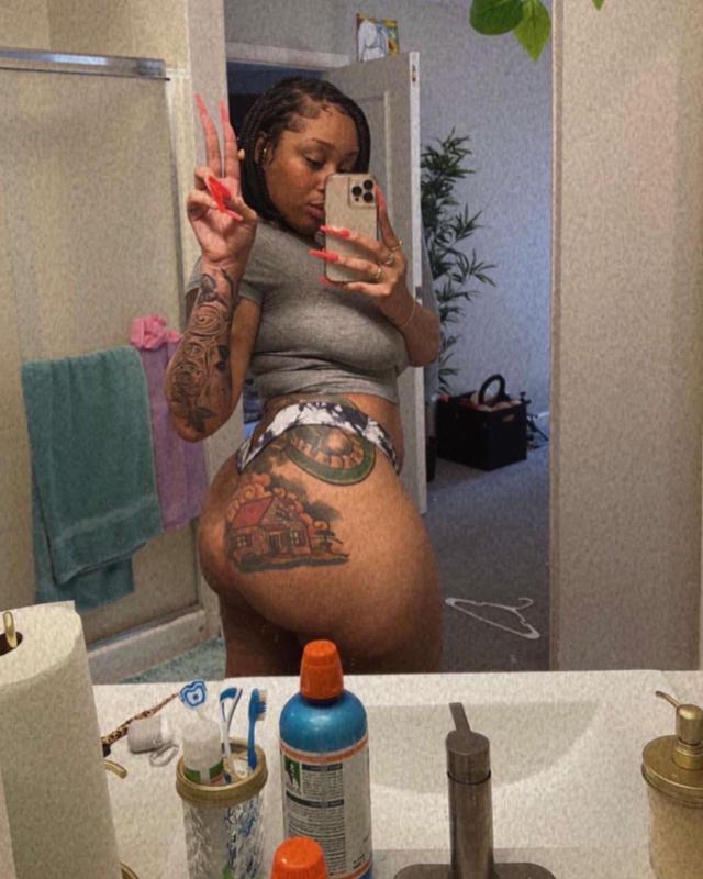 im available for  sex satisfaction Hmu snapchat: linda7smith7 on  phone: