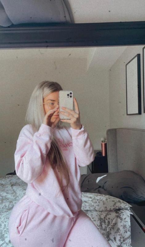 🍑DON’T STROLL DOWN🥵💦🍆I’M HERE TO FULFILL YOUR SEXUAL