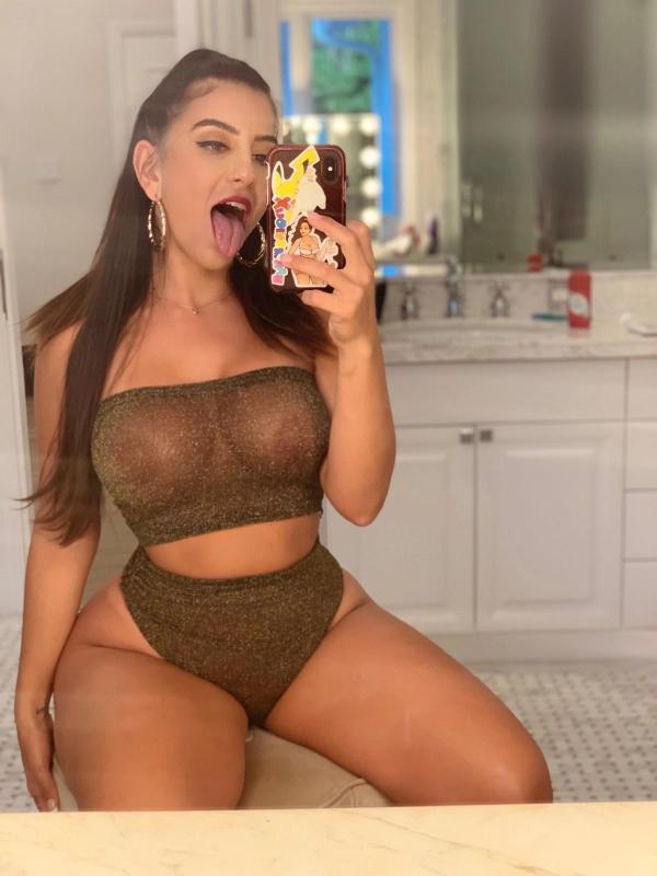Available for fun 🍆💦👅