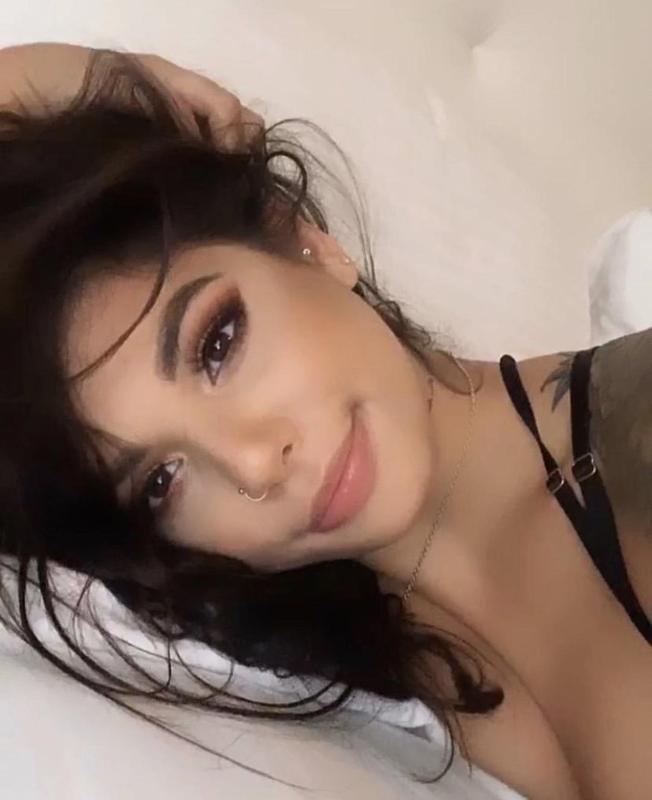 SNAPCHAT: MYLIE_K89 Cellphone : 518-217-5718