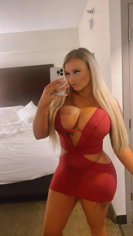 Sashas here !! Beautiful blonde bombshell visiting limited time!!