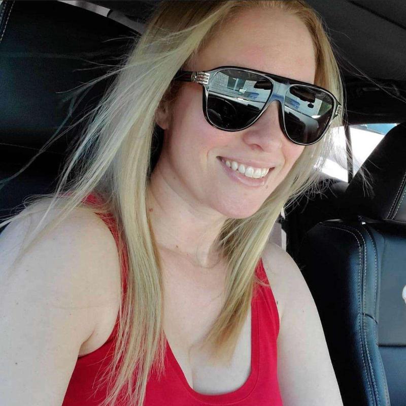 AVAILABLE NOW—I”m a professional hooker