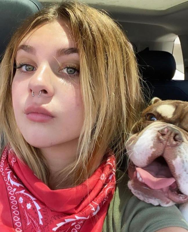 I’m Bella available for hookup add me on snap brilles2023 or (612) 562-9006