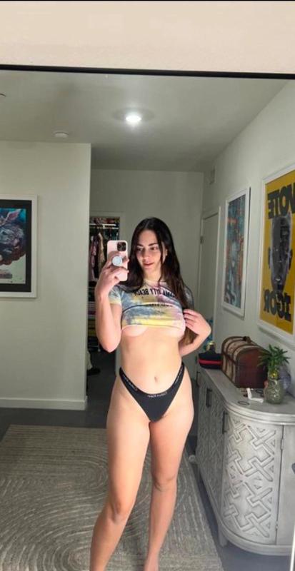 YOUNG TIGHT WET PUSSY💦😝 VERY NASTY AND FREAKY 😍✨WANTS TO GET FUCKED🍆💦