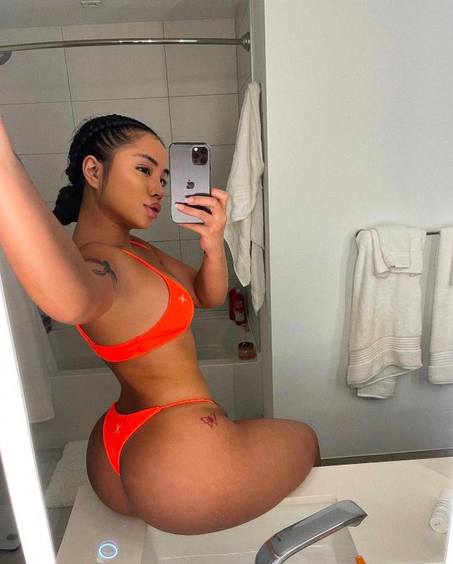 I’m available for hook up 🍆🍑💦🍑💦🍆🍑