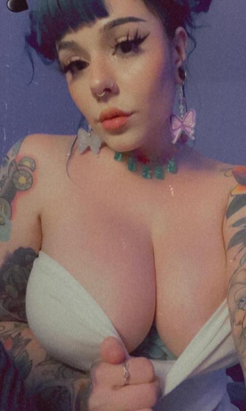 Come eat and play with my juices pussy