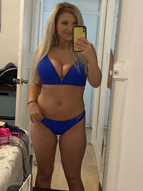 Hit ME UP FOR HOOK UPS, MASSAGES, GIRLFRIEND EXPERIENCE AND CAR MEETS🍆🍑🍑....