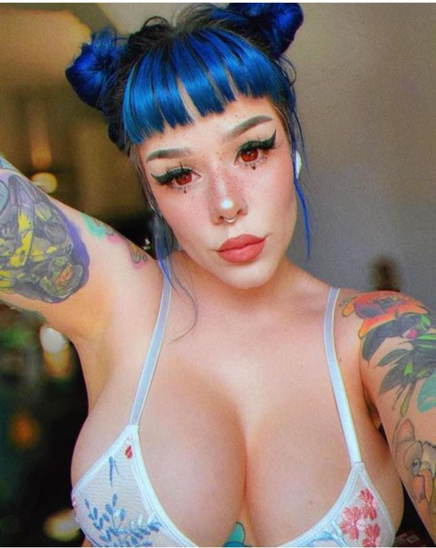 Fresh and Pretty pussy available for hookup txt 6156792284