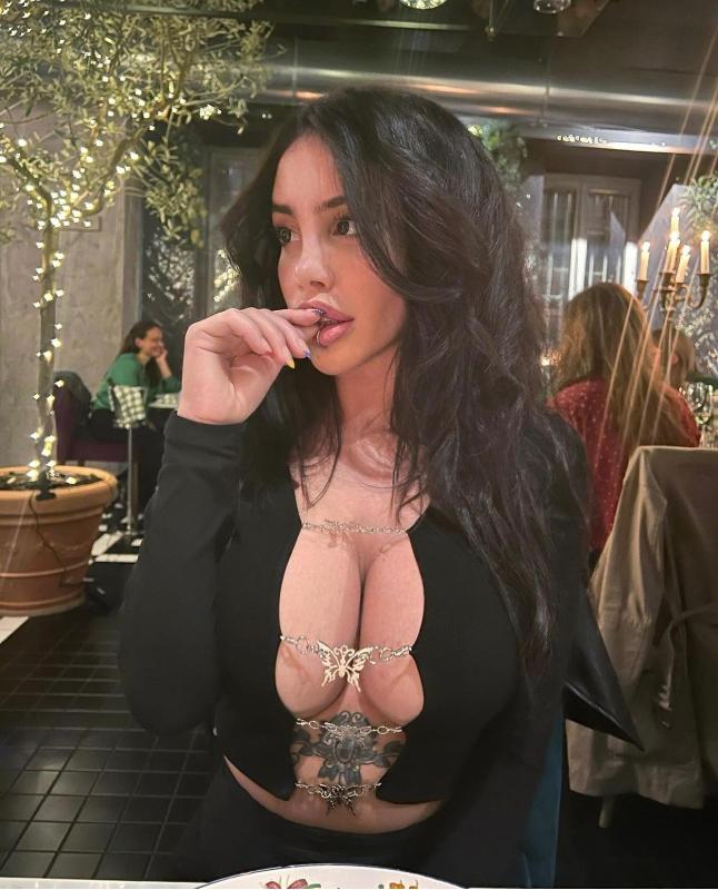 Available for both incall and outcall service Sell nasty video 🍑🍑