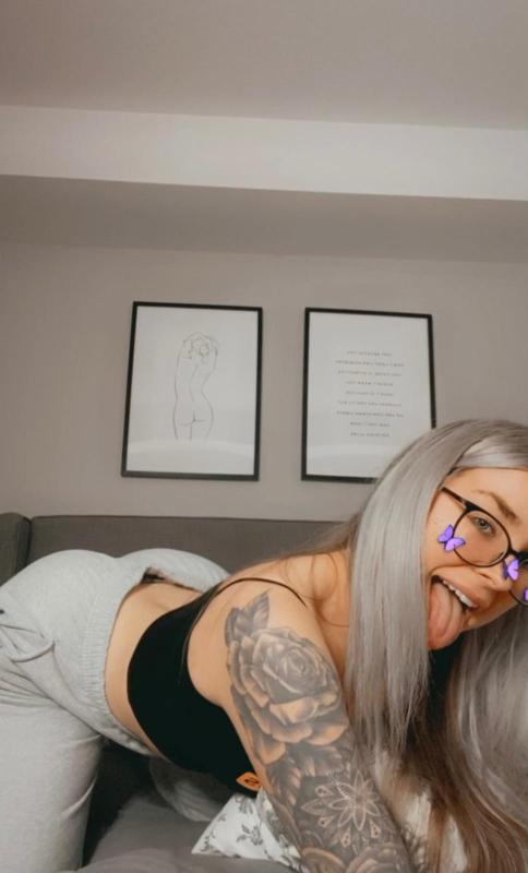 JUICY & SUBMISSIVE💦🍑🍆