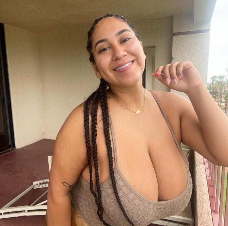 I’m Horny🍆 and really need you to put your dick🍆 in my juicy 👅💦 Pussy🥰💦🍆