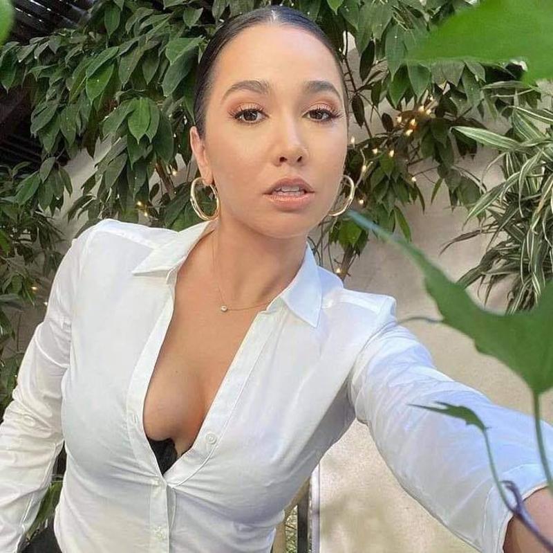 I’m Maria I’ll give you full service