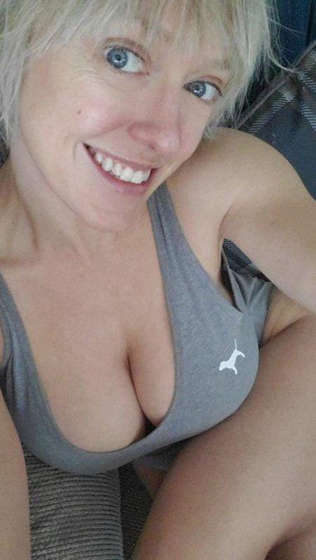 Horny Escort Available for hook up ????I’m available for both incall and outcall