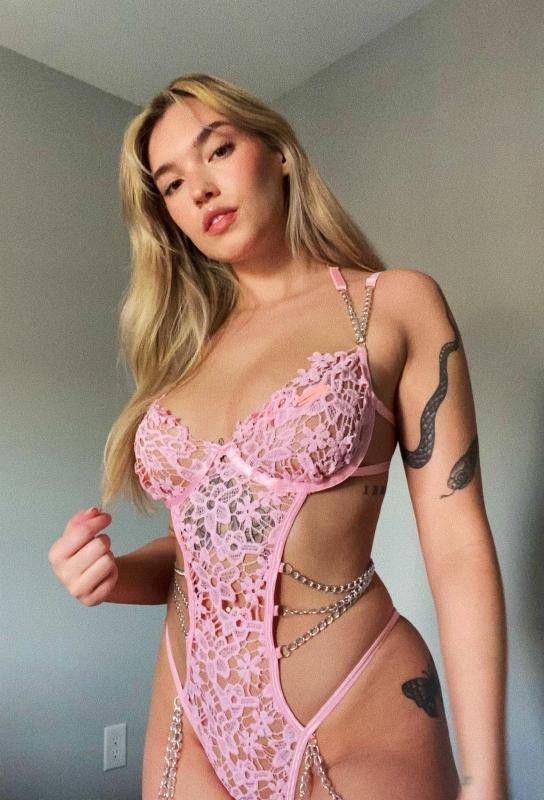 I’M AVAILABLE NOW FOR HOT FUCK ADD ON SNAPCHAT AND GOOGLE CHAT